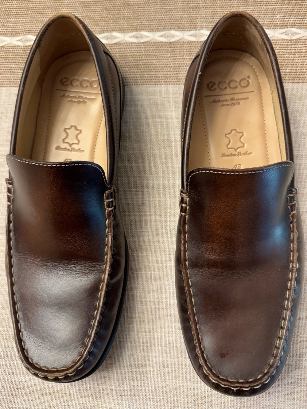 Ecco Classic Brown Moc  Men's slip- on driving loafer size 10
